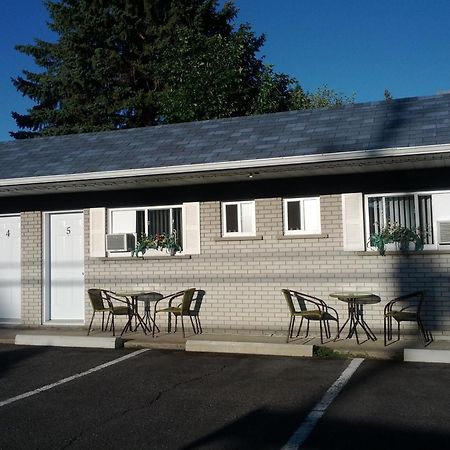 Motel Montgolfiere Jp Saint-Jean-sur-Richelieu Exteriér fotografie