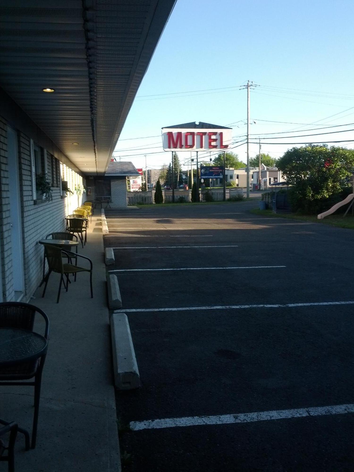 Motel Montgolfiere Jp Saint-Jean-sur-Richelieu Exteriér fotografie
