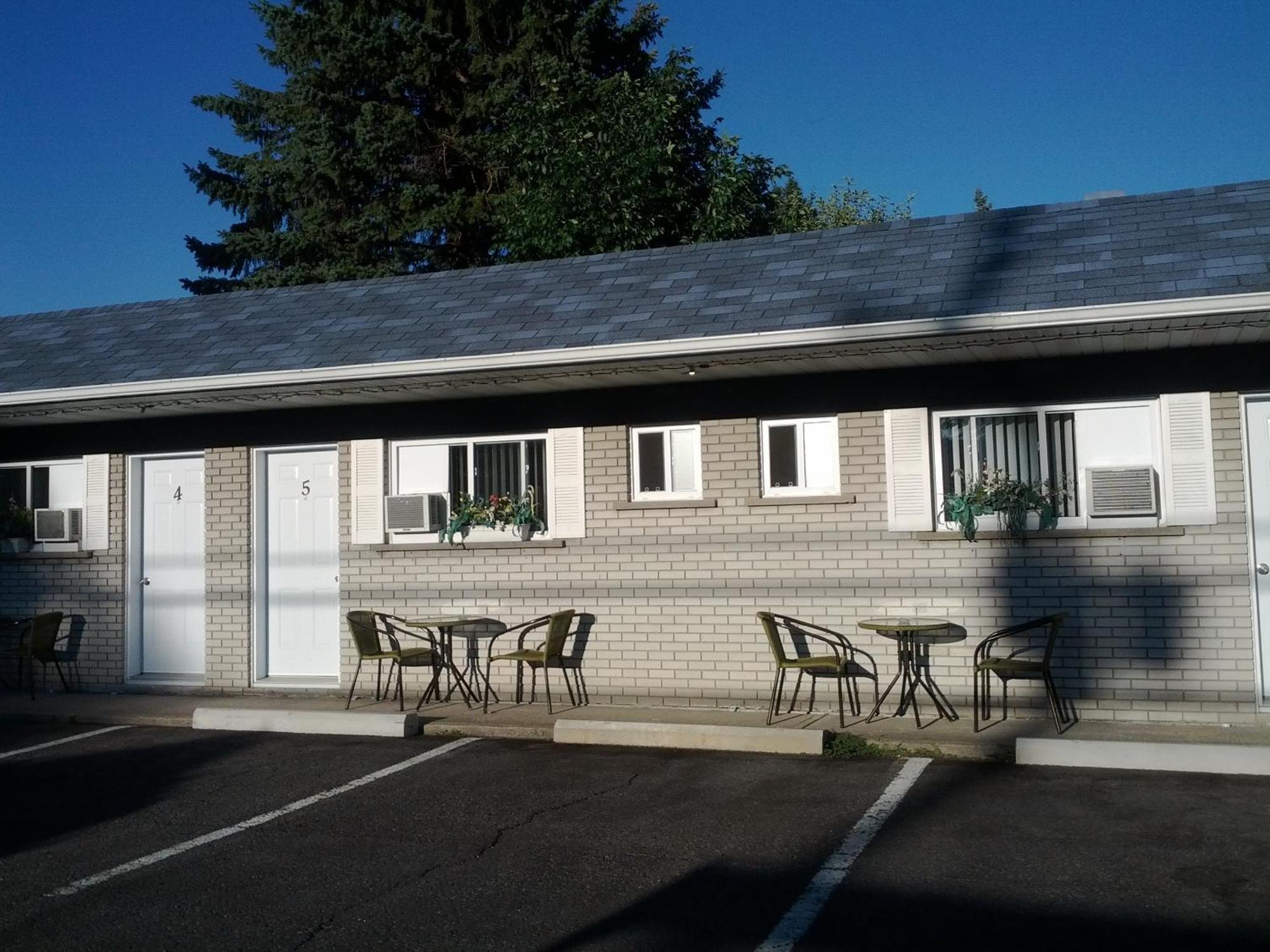 Motel Montgolfiere Jp Saint-Jean-sur-Richelieu Exteriér fotografie