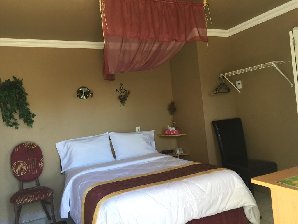 Motel Montgolfiere Jp Saint-Jean-sur-Richelieu Exteriér fotografie